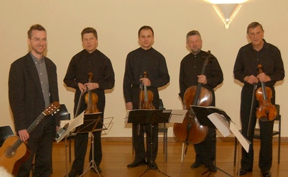 Quintett mit dem Čiurlionis-Streichquartett im Jahr 2001